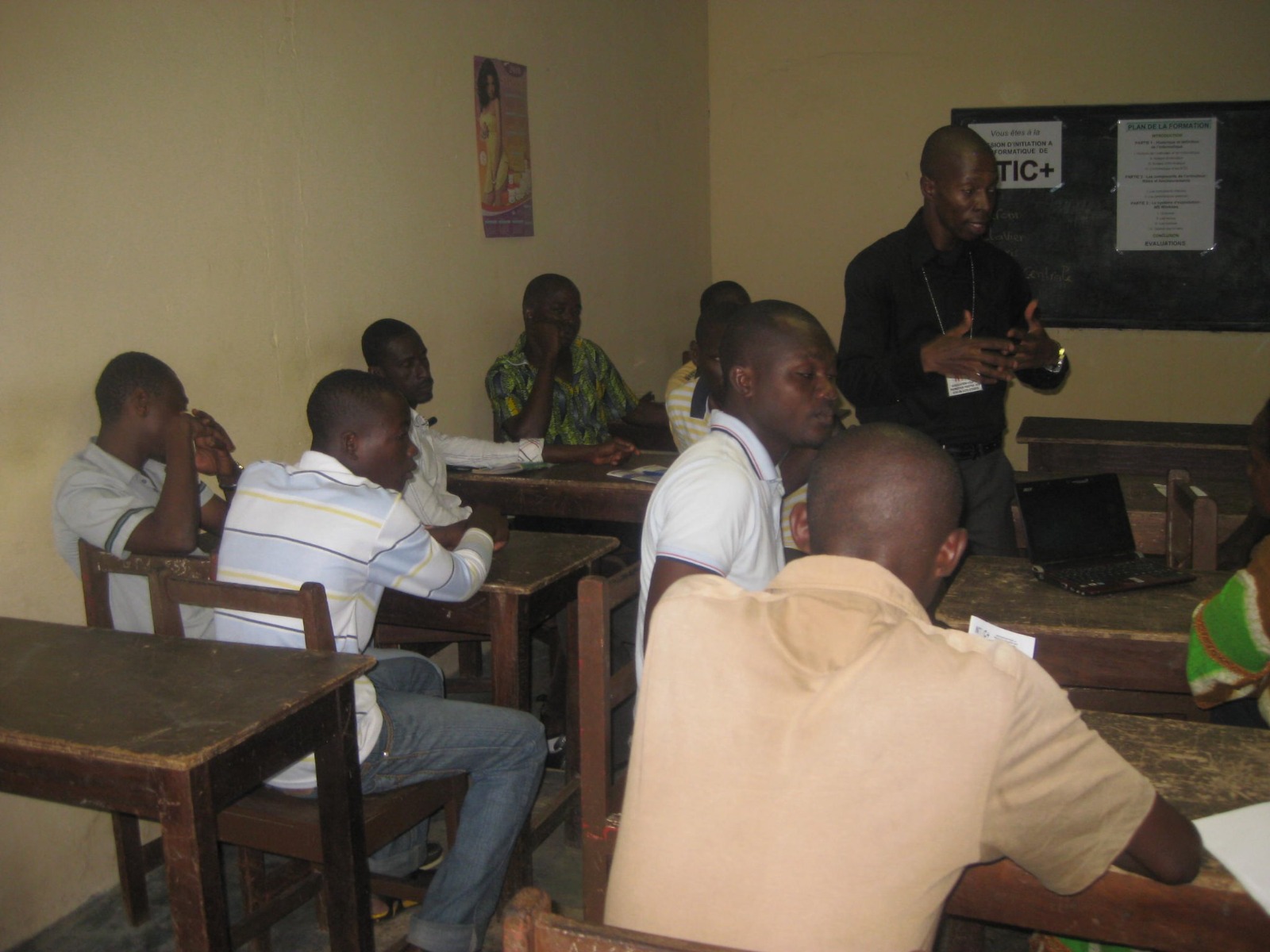 Membres de l'association NTIC+ en formation